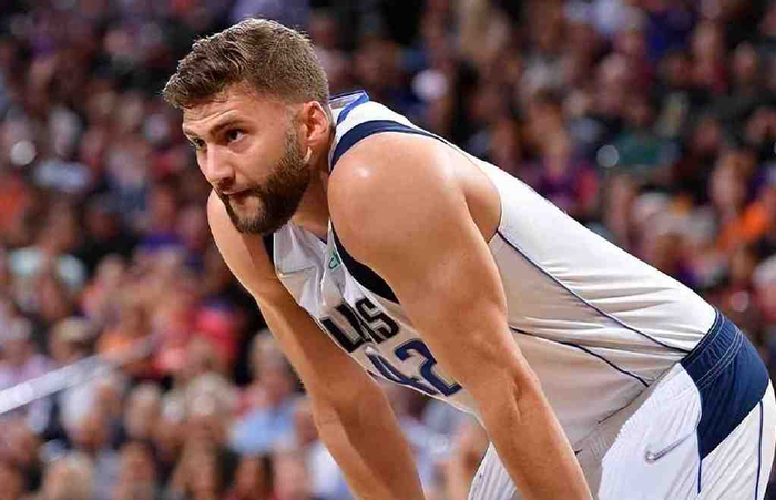 开云app重磅！那不勒斯官宣签约备战英超里程碑夜巴塞罗那主帅复盘，集结日摩纳哥备战NBA总决赛的简单介绍